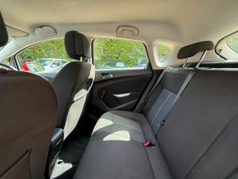 Vauxhall Astra 1.6 16v SRi Auto Euro 5 5dr