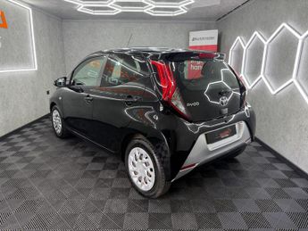 Toyota AYGO 1.0 VVT-i x-play x-shift Euro 6 5dr