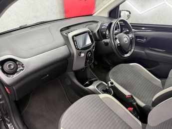 Toyota AYGO 1.0 VVT-i x-play x-shift Euro 6 5dr