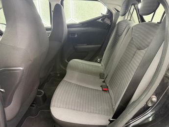 Toyota AYGO 1.0 VVT-i x-play x-shift Euro 6 5dr