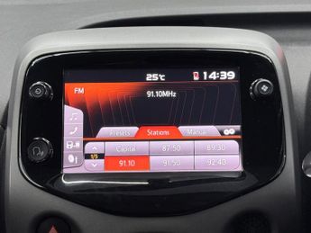 Toyota AYGO 1.0 VVT-i x-play x-shift Euro 6 5dr