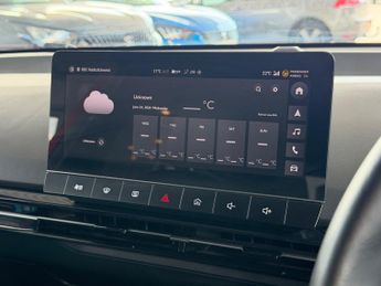 MG MG4 64kWh Trophy Long Range Auto 5dr