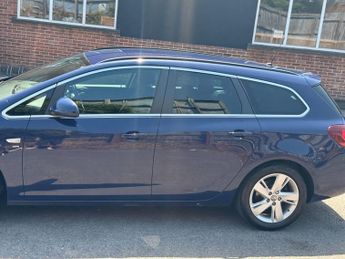 Vauxhall Astra 2.0 CDTi SRi Sports Tourer Euro 5 (s/s) 5dr