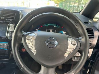 Nissan Leaf 30kWh Tekna Auto 5dr