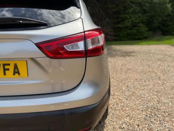 Nissan Qashqai 1.2 DIG-T n-tec+ XTRON 2WD Euro 5 (s/s) 5dr