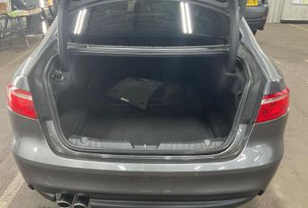 Jaguar XF 2.0d Portfolio Auto Euro 6 (s/s) 4dr