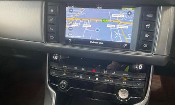 Jaguar XF 2.0d Portfolio Auto Euro 6 (s/s) 4dr