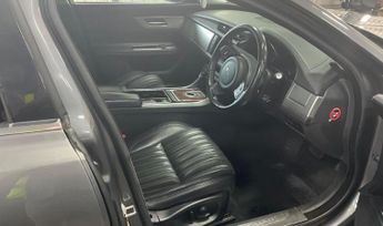 Jaguar XF 2.0d Portfolio Auto Euro 6 (s/s) 4dr