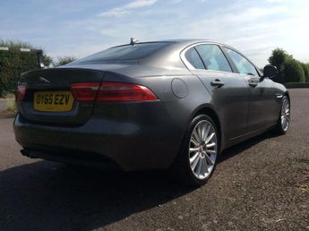 Jaguar XE 2.0d Portfolio Saloon 4dr Diesel Auto Euro 6 (s/s) (180 ps)