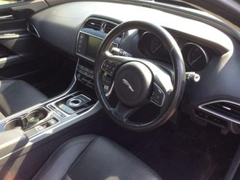 Jaguar XE 2.0d Portfolio Auto Euro 6 (s/s)