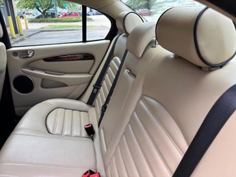 Jaguar X-Type 2.2D DPF Sovereign 4dr