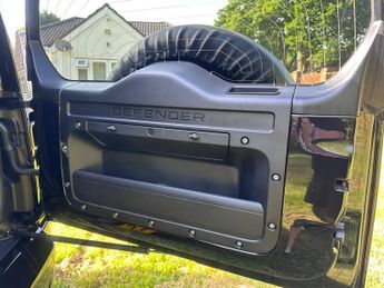 Land Rover Defender 110 3.0 D250 MHEV XS Edition Auto 4WD Euro 6 (s/s) 5dr