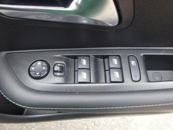 Peugeot 208 1.2 PureTech Allure Premium + EAT Euro 6 (s/s) 5dr