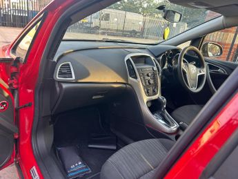 Vauxhall Astra 1.6 16v Exclusiv Auto Euro 5 5dr