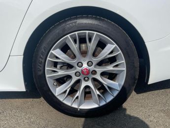 Jaguar XF 2.2d R-Sport Sportbrake Auto Euro 5 (s/s) 5dr