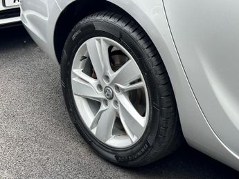 Vauxhall Astra 2.0 CDTi SRi Sports Tourer Auto Euro 5 5dr