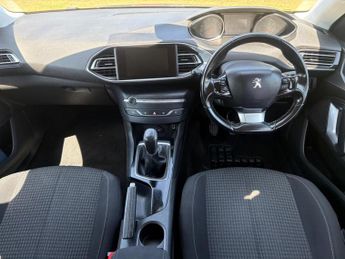 Peugeot 308 SW 1.2 PureTech Active Manual 5Spd Euro 6 (s/s) 5dr