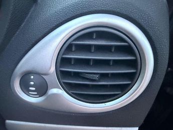 Renault Clio 1.2 Dynamique TomTom Euro 5 5dr