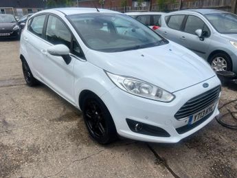 Ford Fiesta 1.0T EcoBoost Zetec Euro 5 (s/s) 5dr