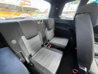Volkswagen Touran 1.5 TSI EVO R-Line MPV 5dr Petrol DSG Euro 6 (s/s) (150 ps)