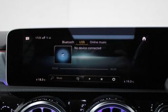 Mercedes-Benz A Class 1.5 A180d AMG Line (Premium) 7G-DCT Euro 6 (s/s) 5dr