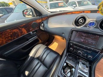Jaguar XJ 3.0d V6 Premium Luxury Auto Euro 5 (s/s) 4dr