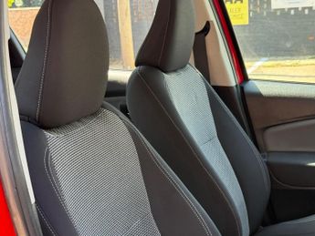 Toyota Yaris 1.5 VVT-h Icon E-CVT Euro 6 5dr