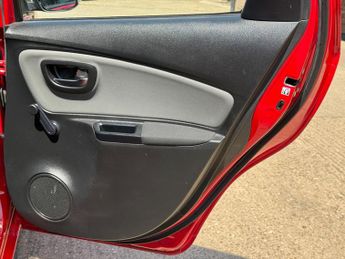 Toyota Yaris 1.5 VVT-h Icon E-CVT Euro 6 5dr