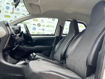 Toyota AYGO 1.0 VVT-i x-pression x-shift Euro 6 5dr