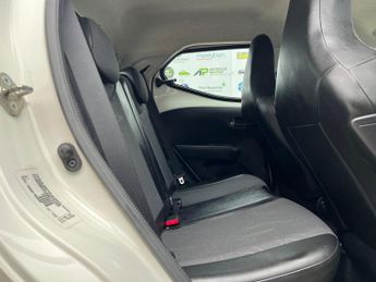 Toyota AYGO 1.0 VVT-i x-pression x-shift Euro 6 5dr