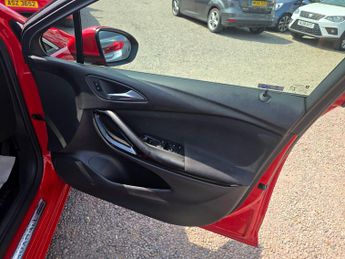 Vauxhall Astra 1.4i Turbo SRi Nav Sports Tourer Auto Euro 6 (s/s) 5dr