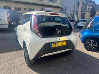 Toyota AYGO 1.0 VVT-i x-play x-shift Euro 5 5dr Euro 5