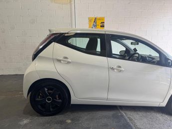 Toyota AYGO 1.0 VVT-i x-play x-shift Euro 5 5dr Euro 5