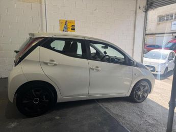 Toyota AYGO 1.0 VVT-i x-play x-shift Euro 5 5dr Euro 5