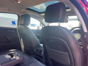 Jaguar XE 2.0d Portfolio Auto Euro 6 (s/s) 4dr