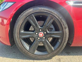 Jaguar XE 2.0d Portfolio Auto Euro 6 (s/s) 4dr
