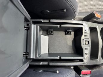 Nissan Qashqai 1.6 dCi N-Connecta XTRON 2WD Euro 6 (s/s) 5dr