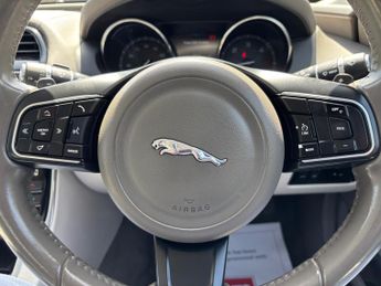 Jaguar XE 2.0d Portfolio Auto Euro 6 (s/s) 4dr