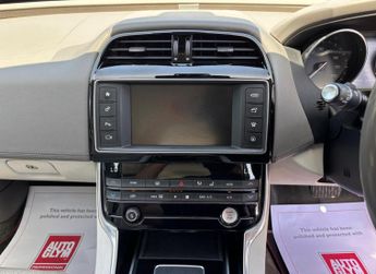 Jaguar XE 2.0d Portfolio Auto Euro 6 (s/s) 4dr