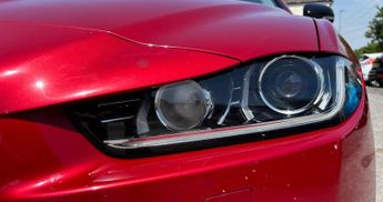 Jaguar XE 2.0d Portfolio Auto Euro 6 (s/s) 4dr