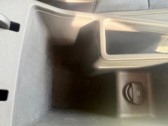 Hyundai IONIQ 1.6 h-GDi Premium SE DCT Euro 6 (s/s) 5dr
