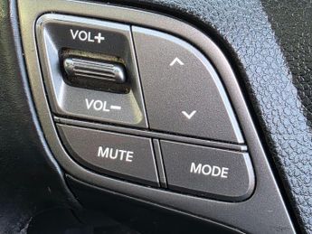 Hyundai Santa Fe 2.2 CRDi Premium SE SUV 5dr Diesel Auto 4WD Euro 5 (7 seat) (194