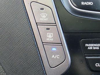 Hyundai Santa Fe 2.2 CRDi Premium SE SUV 5dr Diesel Auto 4WD Euro 5 (7 seat) (194