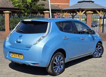Nissan Leaf 24kWh Acenta+ Hatchback 5dr Electric Auto (107 bhp)