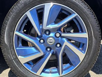 Nissan Leaf 24kWh Acenta+ Hatchback 5dr Electric Auto (107 bhp)
