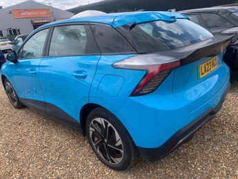 MG MG4 64kWh SE Long Range Auto 5dr