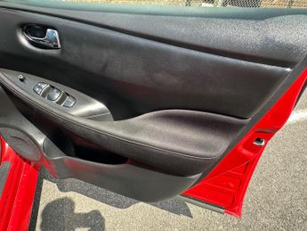 Nissan Leaf 40kWh Acenta Auto 5dr