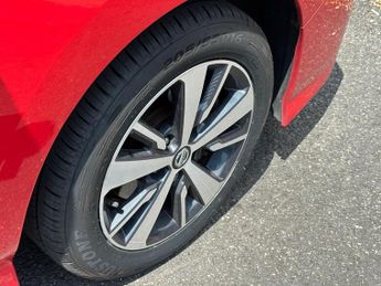 Nissan Leaf 40kWh Acenta Auto 5dr