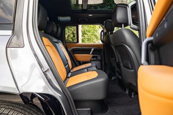 Land Rover Defender 110 3.0 D250 MHEV X-Dynamic SE Auto 4WD Euro 6 (s/s) 5dr