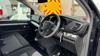 Toyota PROACE Verso 2.0D Shuttle Long MPV 5dr Diesel Manual LWB Euro 6 (s/s) (9 Seat